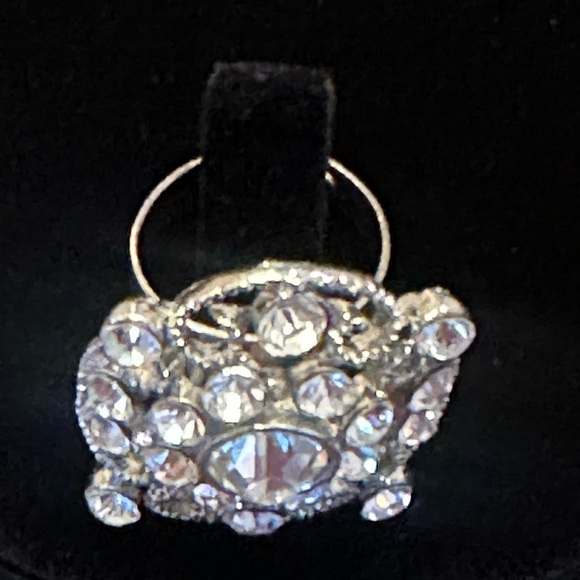 Very pretty Rhinestone Ring - Picture 4 of 6